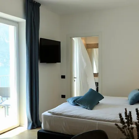 بيت ضيافة Vistalago Torbole 4*