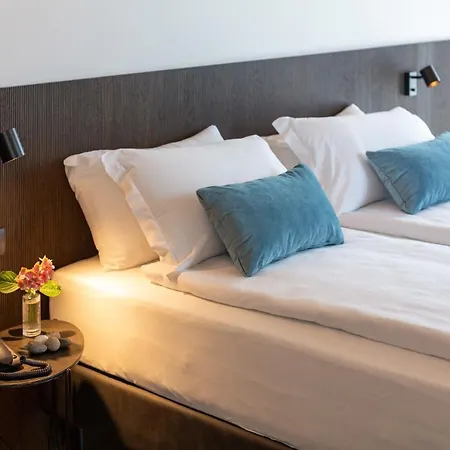 بيت ضيافة Vistalago Torbole 4*